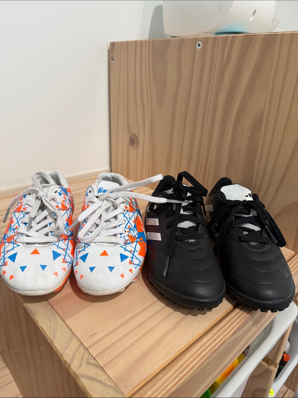 Kids Cleats - Pack of 2